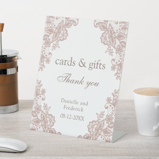 Dusty Rose Spitzen Hochzeitskarten und Geschenkzei Sockelschild (In SItu)