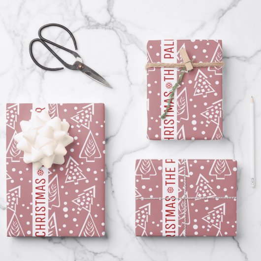 Dusty Rose und weiße Weihnachtsbäume Roter Name Geschenkpapier Set (Vorderseite)