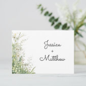 Dusty Sage Green Blume Hochzeit RSVP Karte (Stehend Vorderseite)