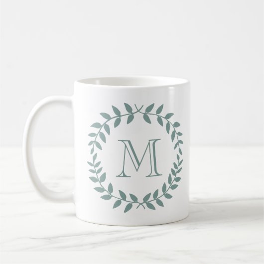 Dusty Sage Green Botanical Wreath Monogram Kaffeetasse (Links)