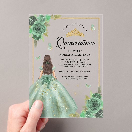 Dusty Sage Green Floral Butterfly Quinceanera Acryleinladungen (Insitu (Handheld))