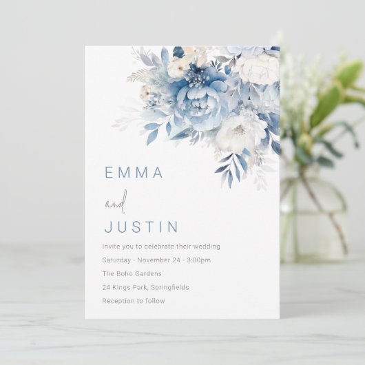 Dusty Sky Blue & White Flowers Wedding Einladung (Stehend Vorderseite)