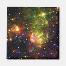 Dusty Tod eines großen Sterns der NASA