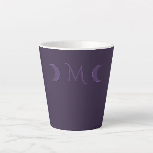 Dusty Violet Crescent Moons Monogramm Milchtasse (Vorderseite)