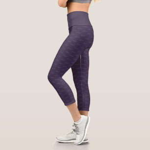 Dusty Violet Crescent Moons Monogramm Muster Capri Leggings