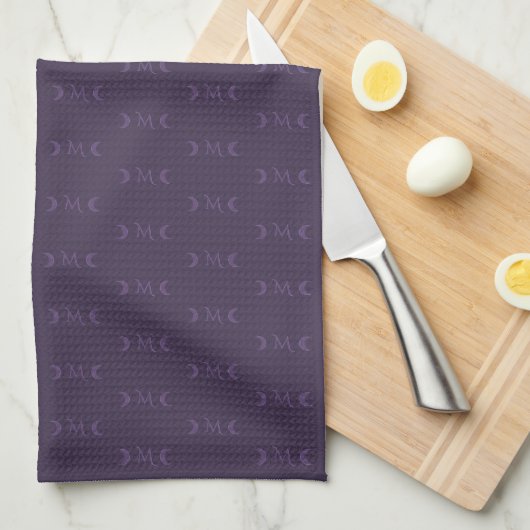 Dusty Violet Monogram Crescent Moon Pattern Geschirrtuch (Viertel Falte)