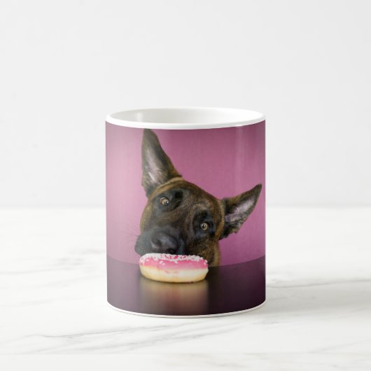 Dutch shepherd versus Donut Kaffeetasse (Mittel)