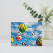 Dutzende Heißluftballons am Himmel Postkarte (Stehend Vorderseite)