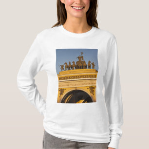 Dvortsovaya-Platz, Triumphbogen, Sonnenuntergang T-Shirt