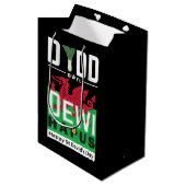 Dydd GÆDewi Hapus Happy St Davids Day 7 Mittlere Geschenktüte (Vorderseite Schrägansicht)