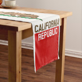 Dynamic California State Flag Graphic on a Kurzer Tischläufer (Beispiel)