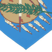 Dynamic Oklahoma State Flag Graphic on a Kurzer Tischläufer (Ecke)