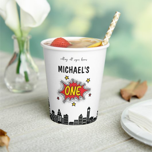 Dynamic Superhero 1. Geburtstag Pappbecher (In Situ)