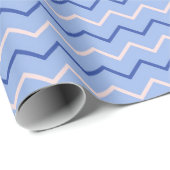 Dynamic Zigzag Pattern in Blue and Pink Stripe Geschenkpapier (Rolleneckpunkt)