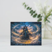 Dynamische Fantasy-Hexe mit magischer atmosphärisc Postkarte (Stehend Vorderseite)