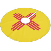 Dynamische Flag-Grafik des Staates New Mexiko auf  Polyester Weihnachtsbaumdecke (Schrägansicht)