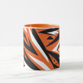 Dynamisches Abstraktes Orange- und Schwarz Geometr Tasse (Zentrum)