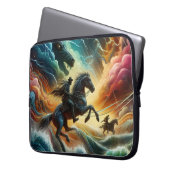 Dynamisches Duo: Stormy Horseback Adventure Laptopschutzhülle (Vorderseite Links)