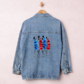 Dynamisches Erbe: Maasai Morans' Bold Blue & Red Jeansjacke (Hangar)
