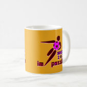 Dynamisches Fußballdesign 2026 Silhouette Kaffeetasse (VorderseiteRechts)