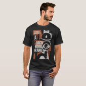 Dystopian Droog: Retro Future Abstract T-Shirt (Vorne ganz)