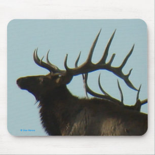 E11 Bull Elk Horns auf der Horizon-Silhouette Mousepad