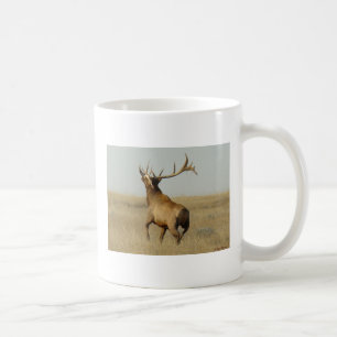 E23 Bull Elk Gras in Hörnern Kaffeetasse