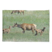 E3 Kuh Elch und Kälber Nase bis Nase Kissenbezug (Rückseite)