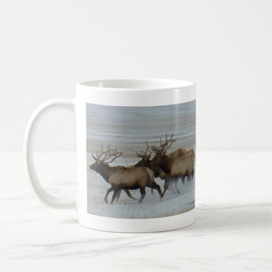 E64 Bullklee läuft im Schnee Kaffeetasse (Links)