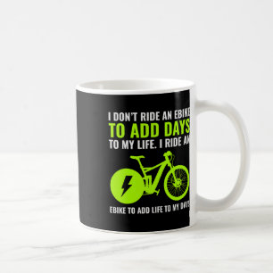 E-Bike Elektrofahrrad E-Radfahrer Radfahren Fahrer Kaffeetasse