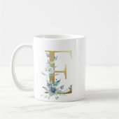 E Golden initial mit blauem Blumenblättern Kaffeetasse (Links)