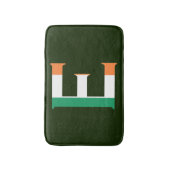 E Monogram überlagert sich auf irischer Flagge Badematte (Vorderseite Vertikal)