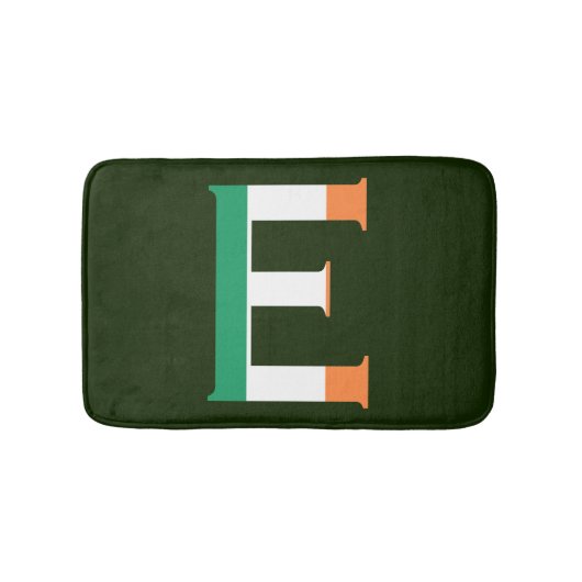 E Monogram überlagert sich auf irischer Flagge Badematte (Vorderseite)