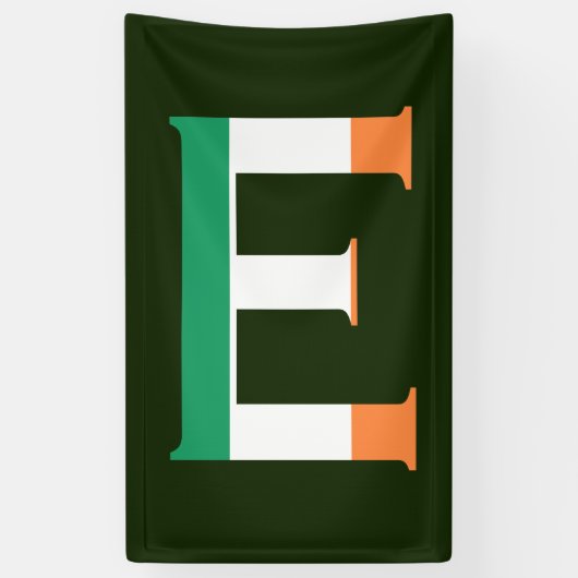 E Monogram überlagert sich auf irischer Flagge (v) Banner (Vertikal)