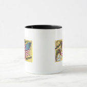Eagle Emblem Holding Fireworks, Flag Tasse (Zentrum)