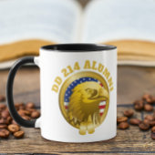 Eagle Gold Emblem USA Flag | DD 214 Alumni Tasse