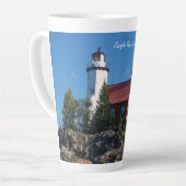Eagle Harbour Lighthouse Latte Tasse (Linke Ecke)