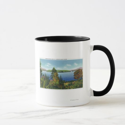 Eagle Island und Lower Saranac Lake View Tasse (Rechts)