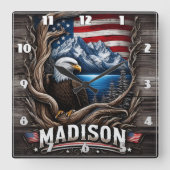 Eagle Nestled Amidst Mountains und die amerikanisc Quadratische Wanduhr (Vorderseite)