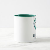 Eagle Over City Skyline Nature Meets Urban Tee Tasse (Zentrum)