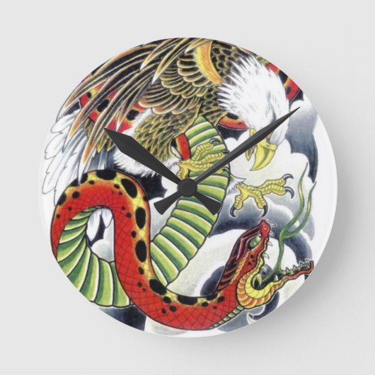Eagle & Snake Japanisches Tattoo Design Runde Wanduhr (Vorderseite)