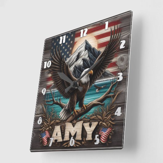 Eagle Wings Spread by American Flag Quadratische Wanduhr (Winkel)