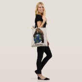 Earth Day Bär umarmt Planet Design Tasche (Am Model)