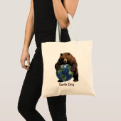 Earth Day Bär umarmt Planet Design  Tragetasche (Vorderseite (Produkt))