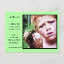 Earth Day Boy mit dunkler Postkarte