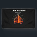 Earth Magma Lava Vulkan Geology Science Banner<br><div class="desc">Dieses coole I Lava Vulkan Design mit einem Vulkan ist perfekt für jeden Geologen und Vulkanfreund. Vulkan mit Magma, Lava und dem Sprichwort I Lava Vulkane. Liebe diese feurige Geschenkidee! Perfektes Geschenk für einen geologischen Studenten. Ausbruch des Vulkans mit Lava, Magma und Ash Volcano Lover. Dieses Outfit ist perfekt für...</div>