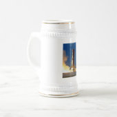 Earth Shakes as Saturn V Blazes Skyward to Moon Bierglas (Vorderseite Links)