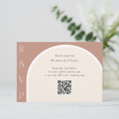Earth Tone Modern Simple Arch QR Code Hochzeit RSVP Karte (Stehend Vorderseite)