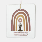 Earth-Toned Mindfulness Rainbow Yoga Design Keramikornament (Links)