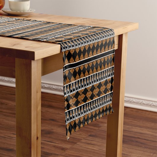 Earthbound Elegance: African Tribal Motif Kurzer Tischläufer
